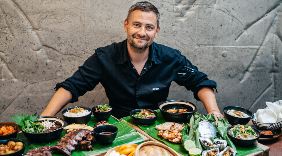 Jiří Štift s jídlem ze své restaurace
