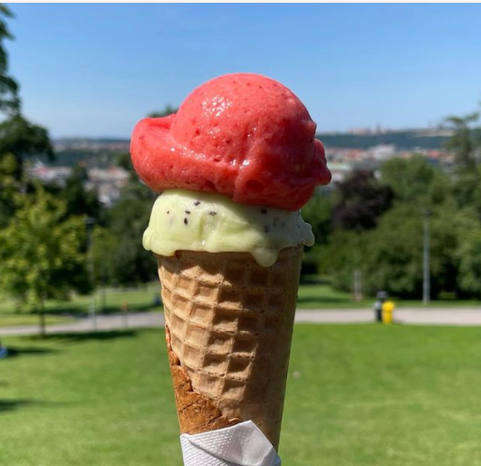 jahodová a kiwi zmrzlina