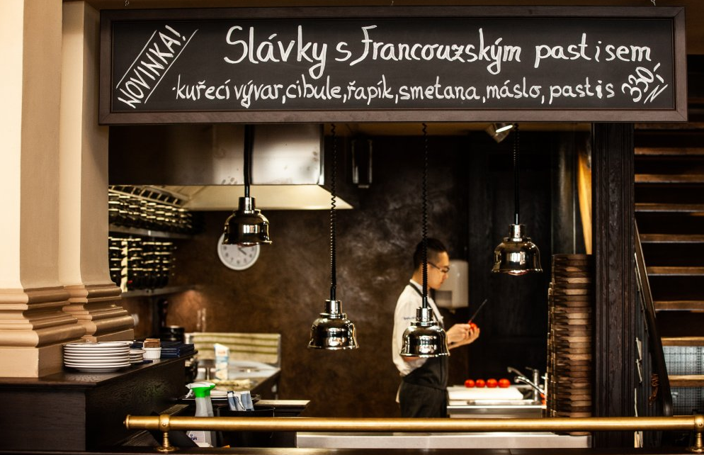 Bar v restauraci Bruxx